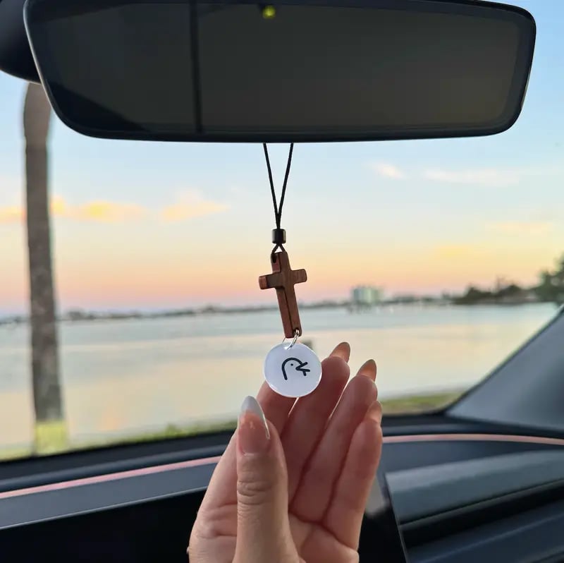 ✝️Car Rearview Cross – Tap for a New Bible Verse Every Day ✨